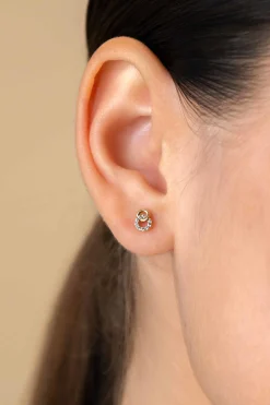 6,5mm ZINZI Gold 14 krt gouden oorstekers verbonden open rondjes, glad en bezet met witte zirconia's ZGO471