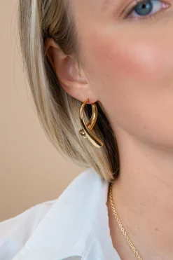 35mm ZINZI goldplated zilveren grote oorringen in organische druppelvorm met vloeiende lijnen en handige bovensluiting ZIO2786G