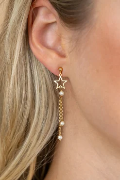 53mm ZINZI goldplated zilveren oorstekers met opengewerkte ster, hangende kettinkjes en witte parels ZIO2780