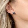 9mm ZINZI gold plated zilveren oorstekers in klaver vorm met donkerblauwe kleursteen ZIO2662DB