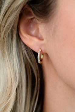 15mm ZINZI gold plated zilveren tennis oorringen bezet met een rij schitterende zirkonia’s, luxe klapsluiting ZIO2881Y