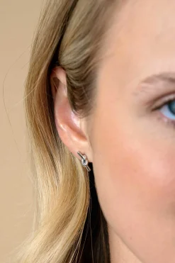 13mm ZINZI zilveren oorknoppen met staafje en glanzende knoop ZIO2613