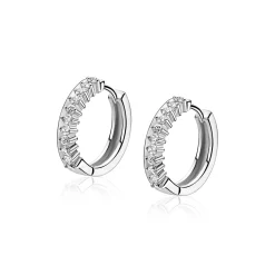 15mm ZINZI zilveren oorringen bezet met een rij witte zirkonia’s in verfijnde chatonzetting, luxe klapsluiting ZIO2870