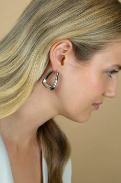 33mm ZINZI zilveren oorringen met brede buis en rechthoekig model, handige bovensluiting  ZIO2748