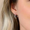 15mm ZINZI zilveren tennis oorringen bezet met een rij schitterende zirkonia’s, luxe klapsluiting ZIO2881
