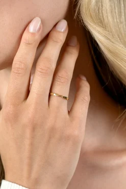 ZINZI Gold 14 krt gouden gladde aanschuifring met gedraaide buis ZGR525