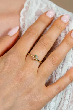 ZINZI gold plated zilveren ring met een speelse combinatie van bruine, groene en witte kleurstenen in verschillende slijpvormen ZIR2867
