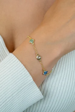 ZINZI gold plated zilveren schakel armband met twee mintgroene klavers en een blauwe klaver 17-20cm ZIA2763