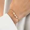 ZINZI gold plated zilveren schakelarmband met drie witte natuurlijk gevormde zoetwaterparels in het midden 17-19cm ZIA2643