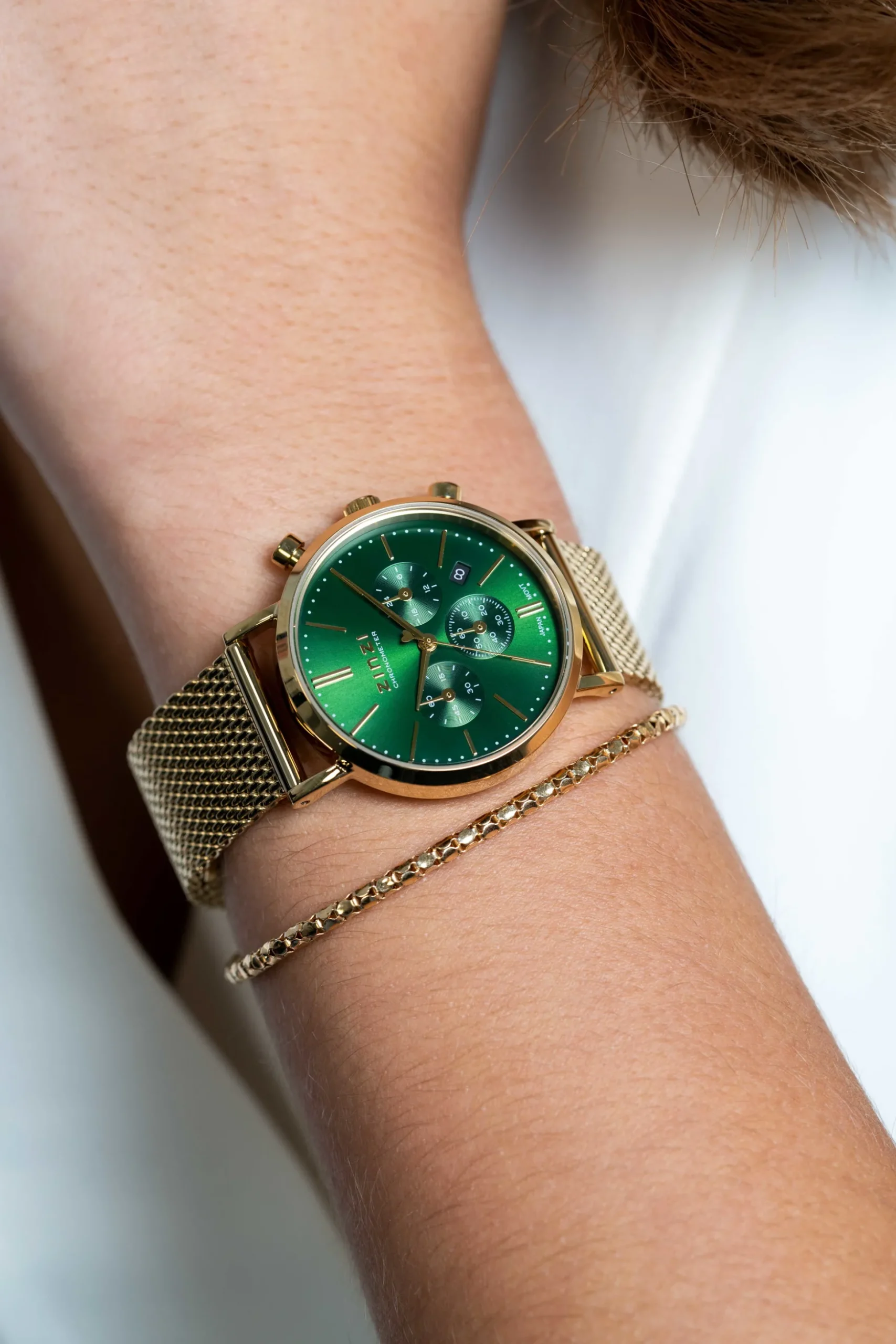 ZINZI horloge CHRONOGRAPH 34mm groene wijzerplaat met datum en chronometers, geelgoudkleurige stalen kast, geelgoudkleurige stalen mesh band 18mm ZIW1535