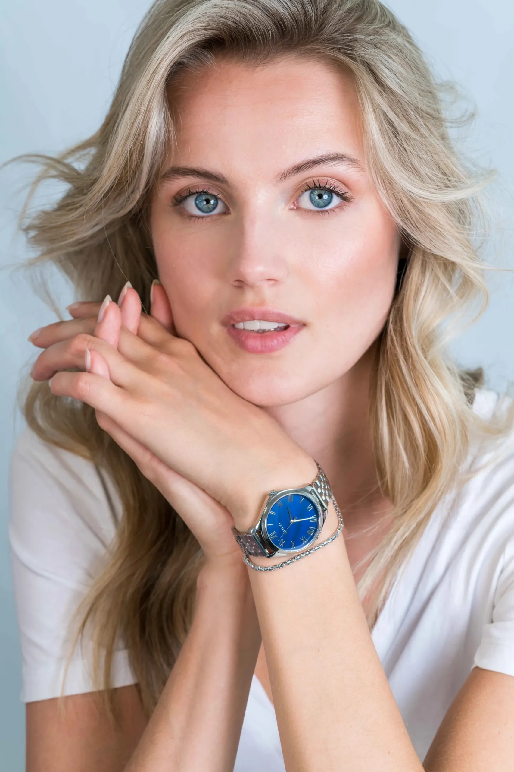 ZINZI horloge JULIA 34mm donkerblauwe parelmoer wijzerplaat romeinse cijfers stalen kast en band ZIW1146