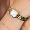 ZINZI Vintage horloge 24mm achthoekige geelgoudkleurige kast, zilverkleurige wijzerplaat, geelgoudkleurige stalen band en Japans uurwerk ZIW2633