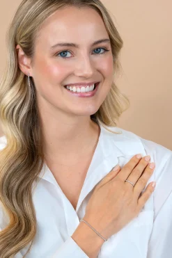 ZINZI zilveren aanschuifring (1,7mm breed) met een subtiele rij sprankelende zirkonia's ZIR2794