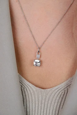 ZINZI zilveren hanger met vierkante witte zirconia en pavé zettingen 24mm ZIH2268 (zonder collier)