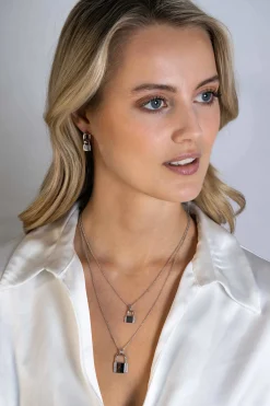 ZINZI zilveren hanger (25mm) in de vorm van een slotje, bezet met witte zirconia's ZIH2391L (zonder collier)