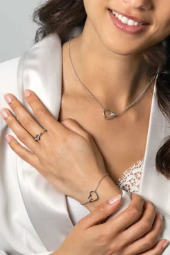 ZINZI zilveren ring open hart, bezet met witte zirconia's in band ZIR1755